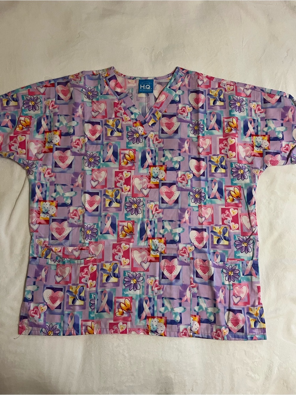Hospital Scrub Top Womens Médium Purple , Butterflies, Ribbons, Hearts  Pattern